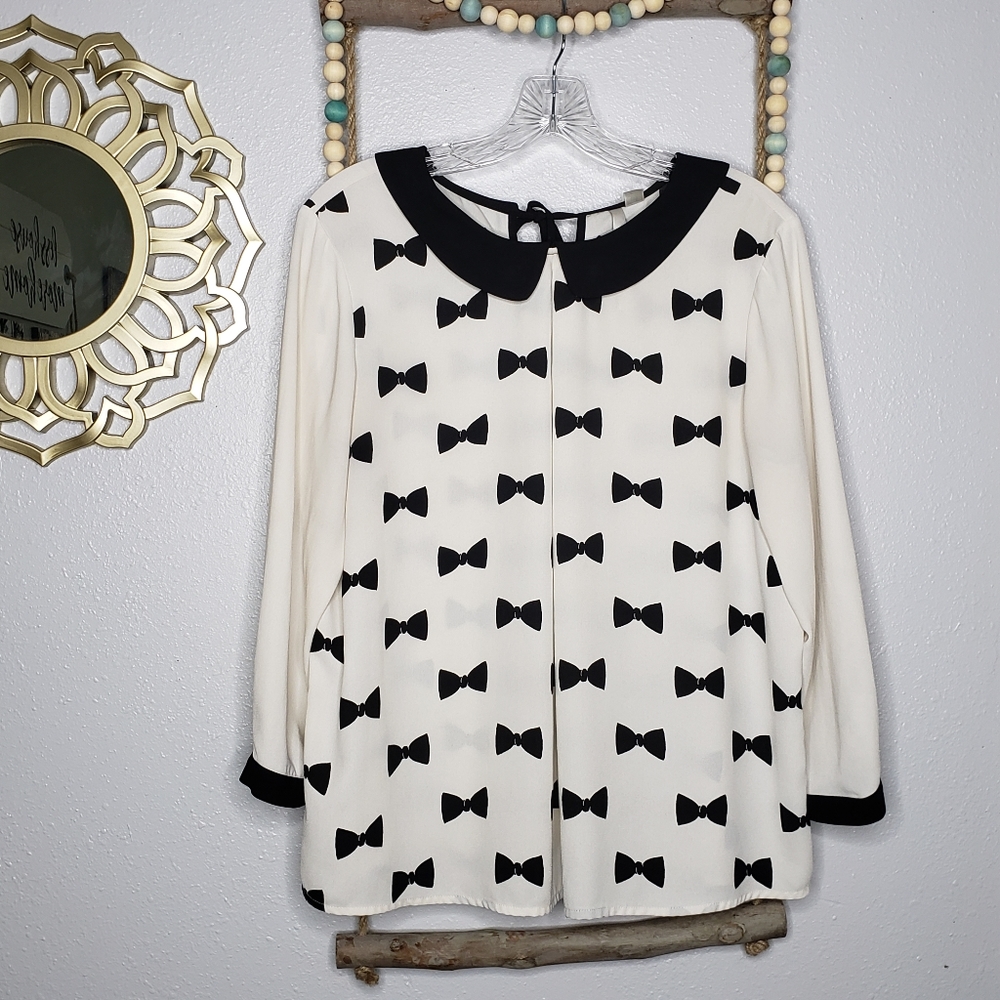 ❌SOLD❌Lauren Conrad long sleeves bow print blouse